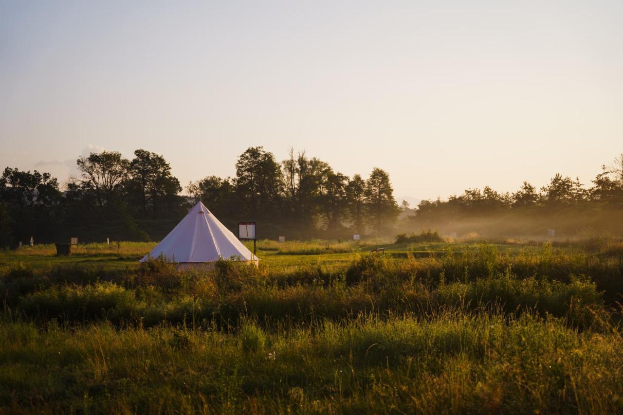 Готель Camping @ Nogometni Golf Любляна Екстер'єр фото